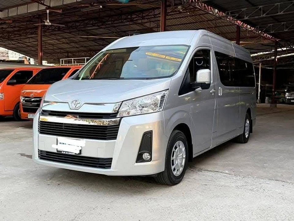 เหมารถตู้นครสวรรค์